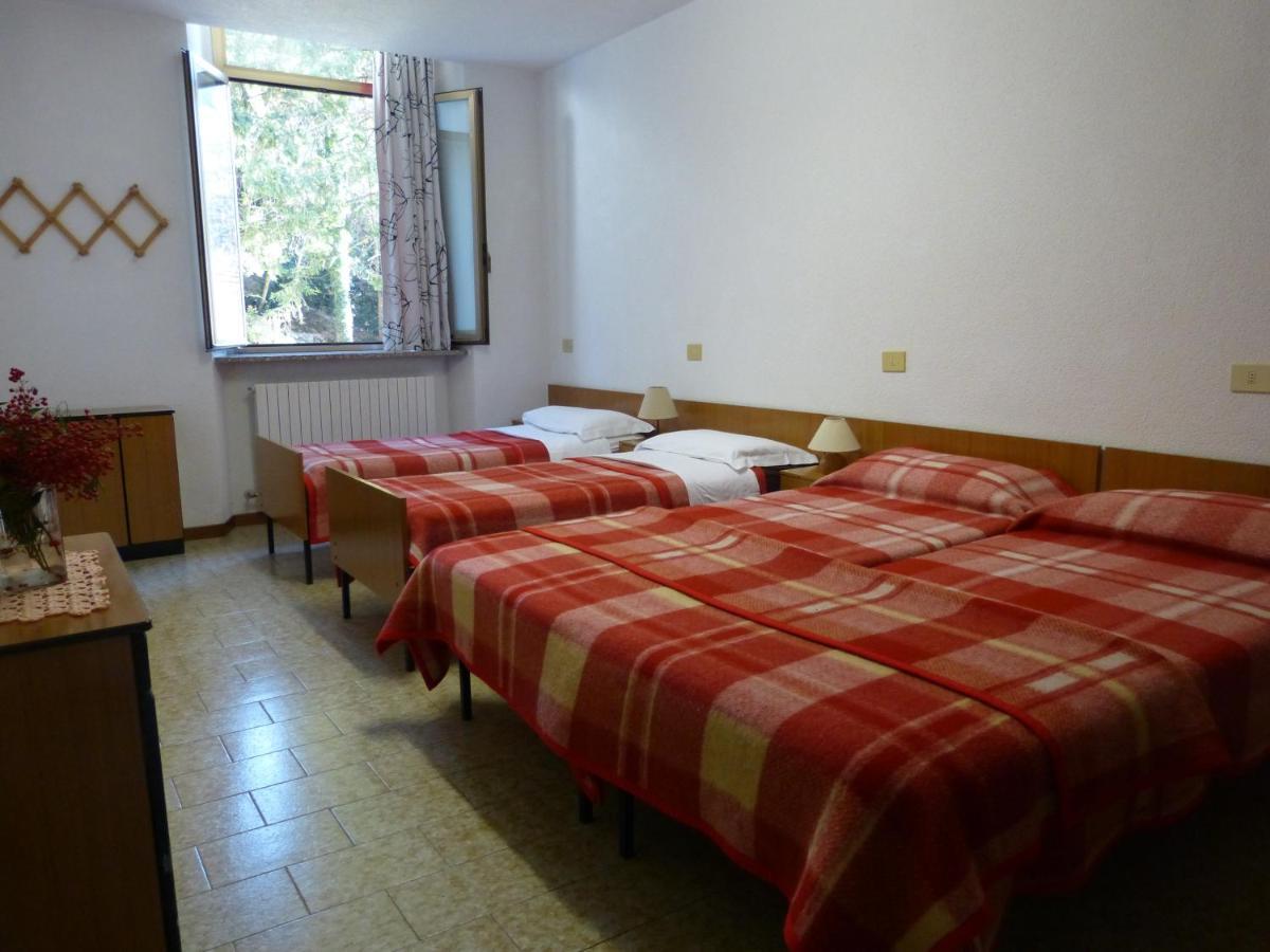 Ostello Al Deserto Chiavenna Buitenkant foto